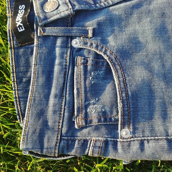 EXPRESS High Rise Bermuda Shorts - Picture 3 of 10